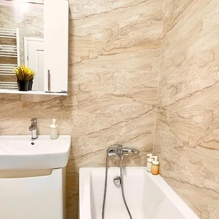 Address 20 - Palace Of Parliament Area *